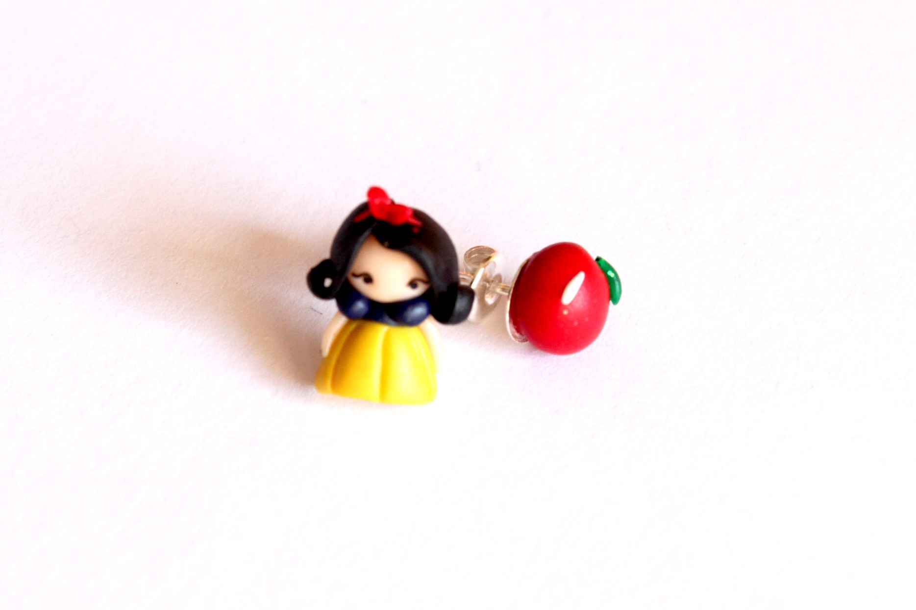 Snowwhite Stud Earrings on Luulla